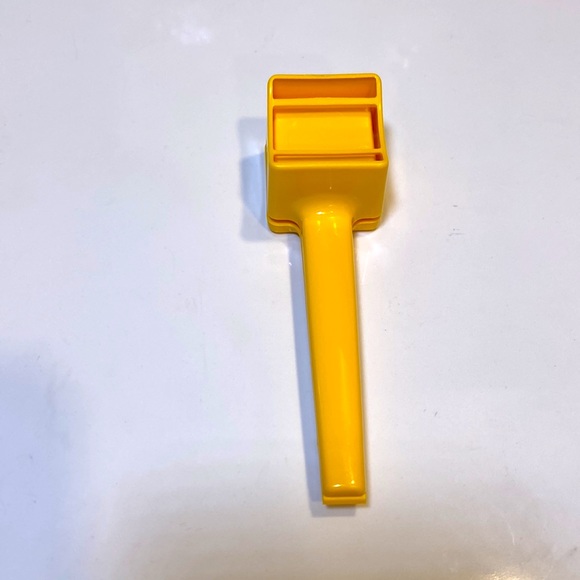 Vintage Tupperware Corn Hugger Butter & Salt Shaker - Picture 3 of 5